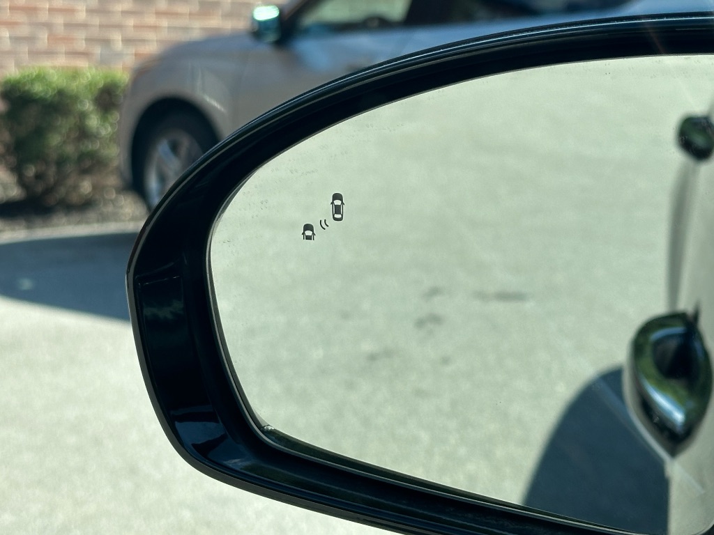 2019 Kia Cadenza - $14,299