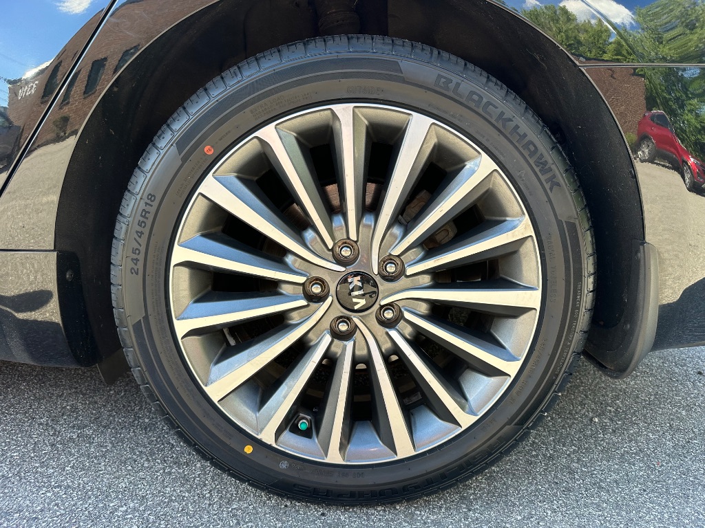 2019 Kia Cadenza - $14,299