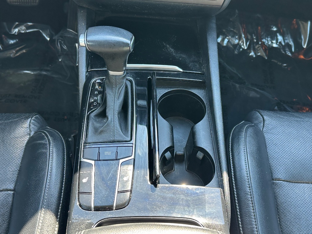 2019 Kia Cadenza - $14,299