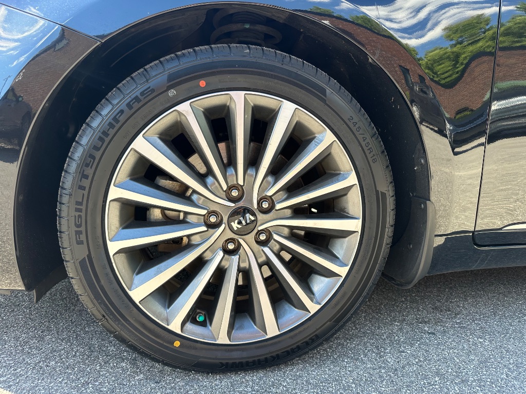2019 Kia Cadenza - $14,299