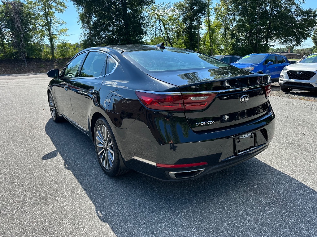 2019 Kia Cadenza - $14,299
