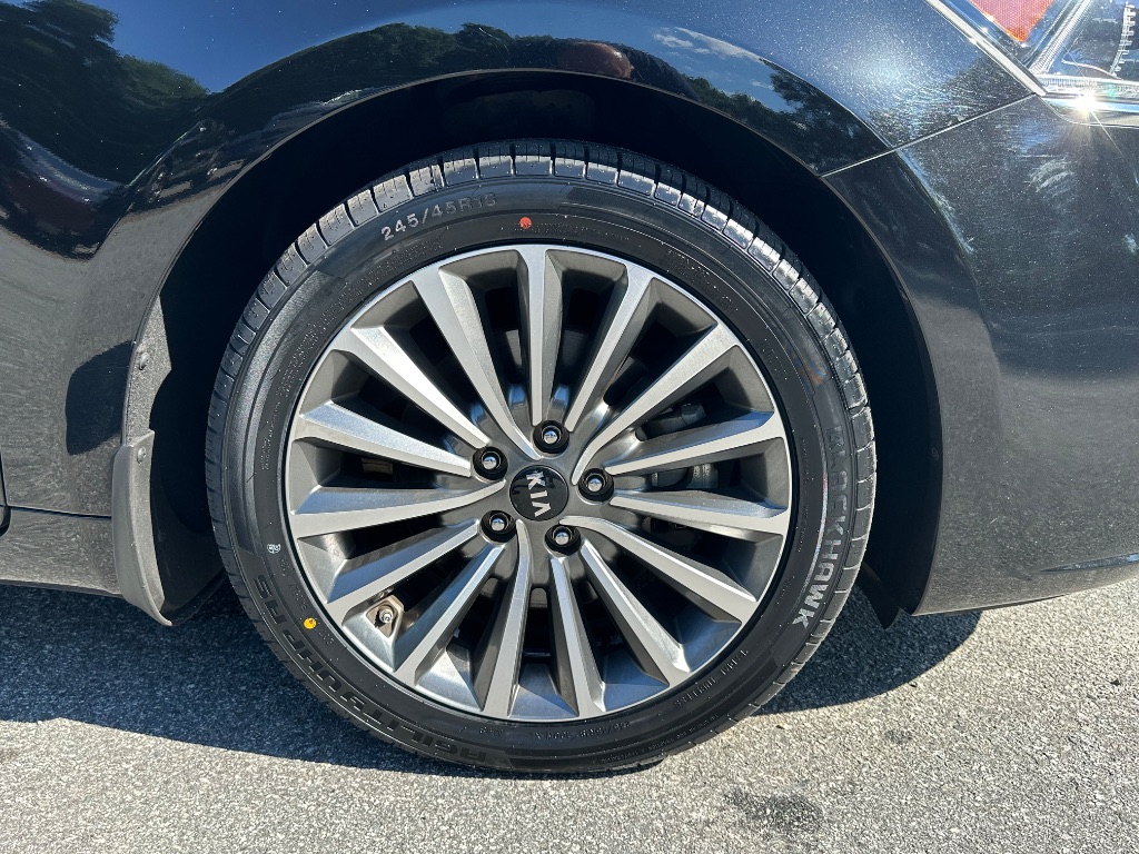 2019 Kia Cadenza - $14,299