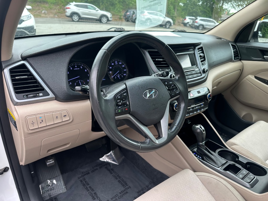 2017 Hyundai Tucson - $11,999