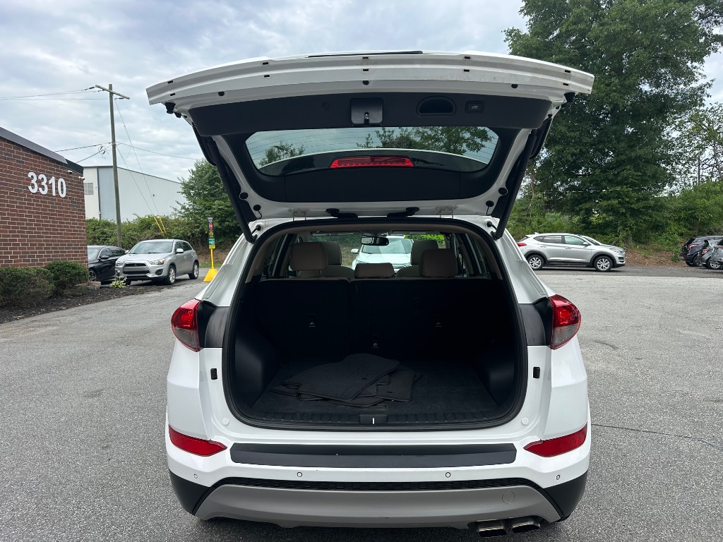 2017 Hyundai Tucson - $11,999