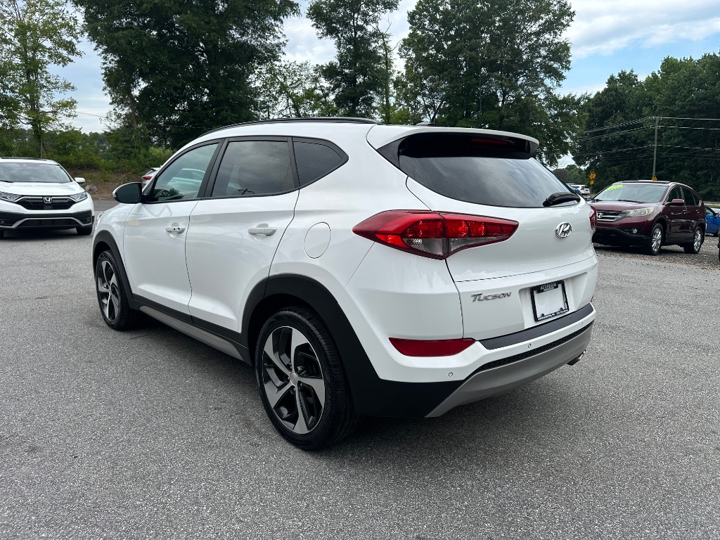 2017 Hyundai Tucson - $11,999