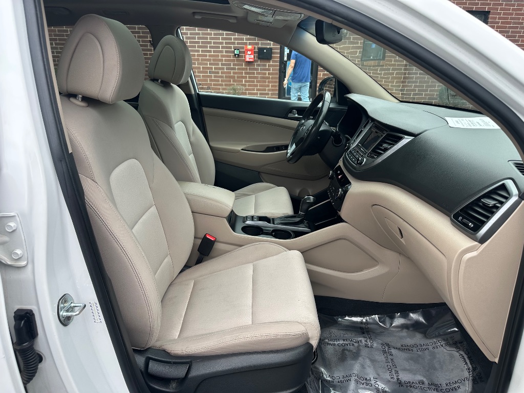 2017 Hyundai Tucson - $11,999