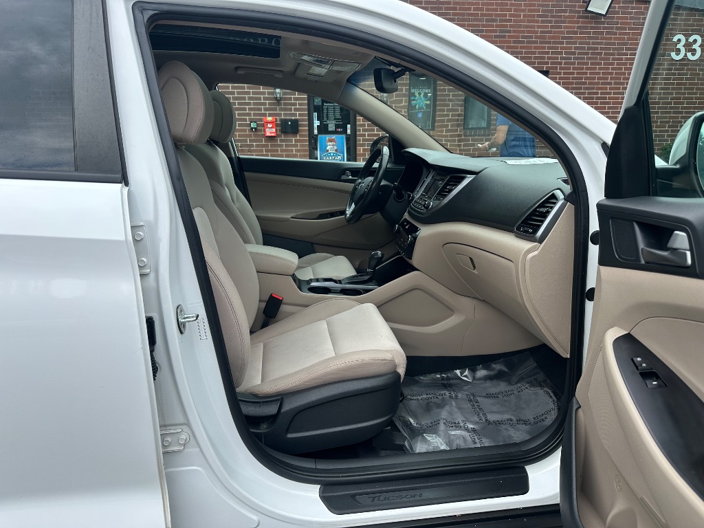 2017 Hyundai Tucson - $11,999