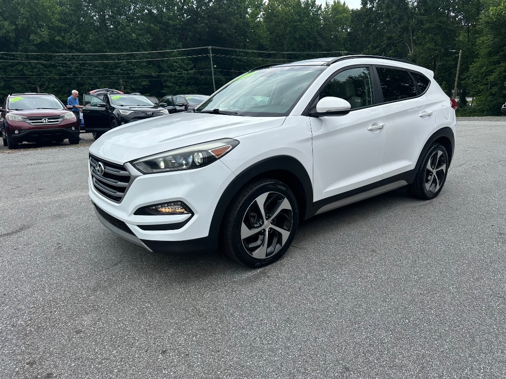 2017 Hyundai Tucson - $11,999