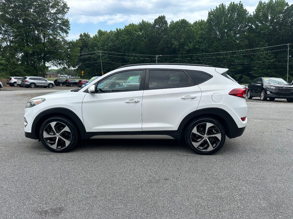2017 Hyundai Tucson - $11,999