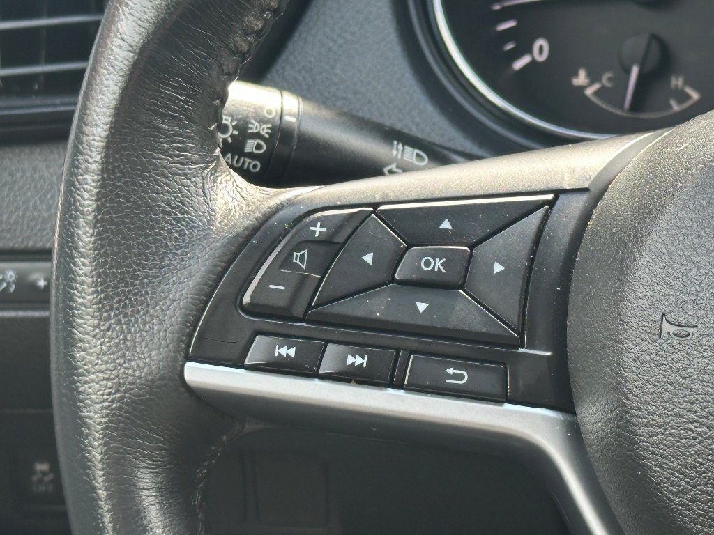 2017 Nissan Rogue - $10,999