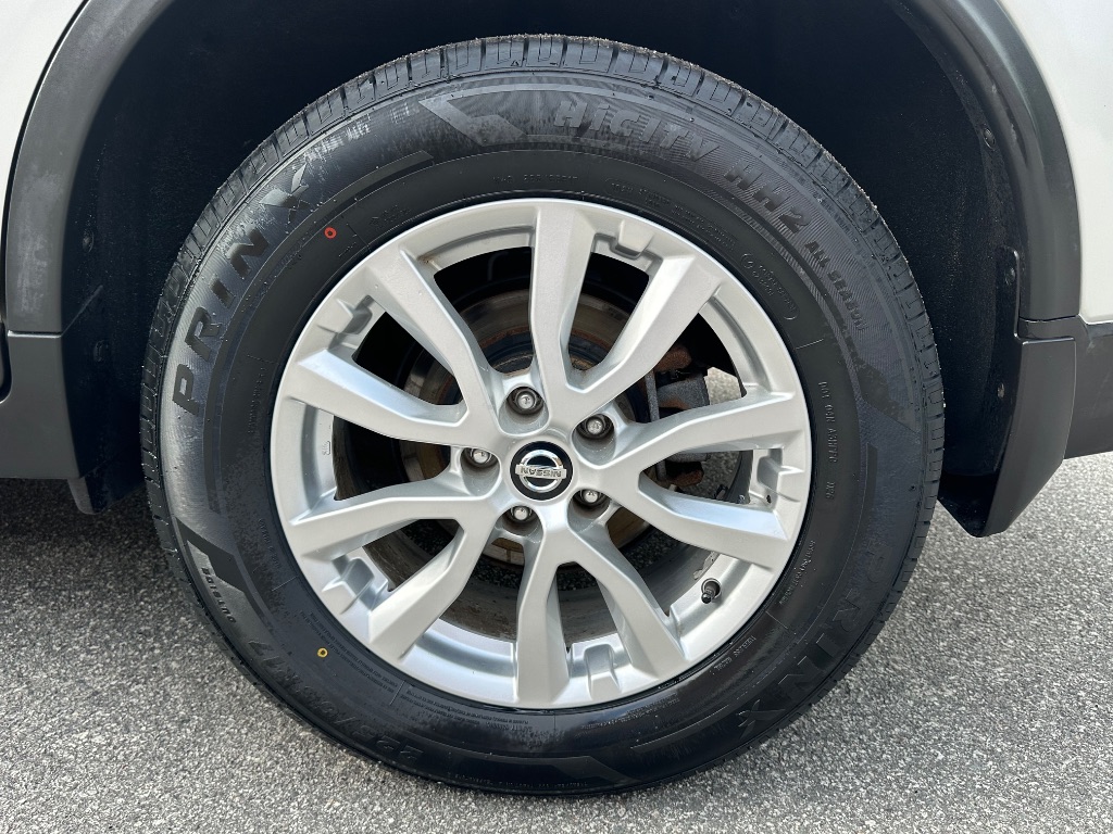 2017 Nissan Rogue - $10,999