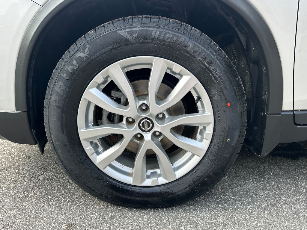 2017 Nissan Rogue - $10,999