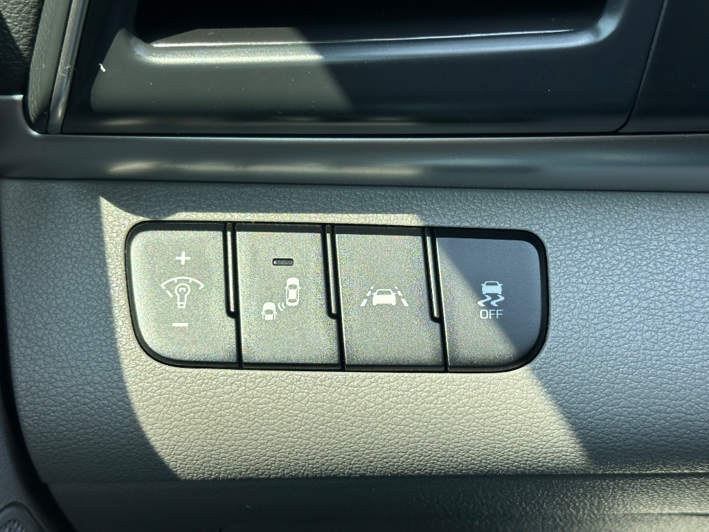 2019 Hyundai Elantra - $10,999