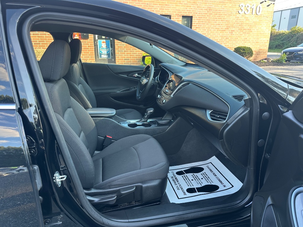 2023 Chevrolet Malibu - $12,999