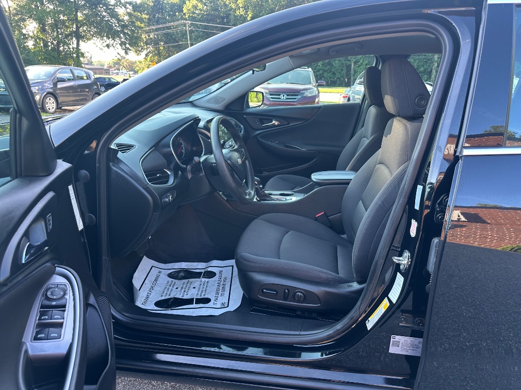 2023 Chevrolet Malibu - $12,999