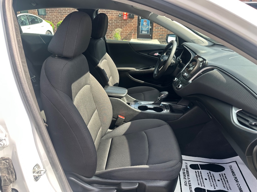 2023 Chevrolet Malibu - $12,800