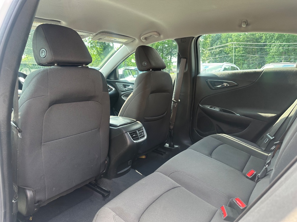 2023 Chevrolet Malibu - $12,800
