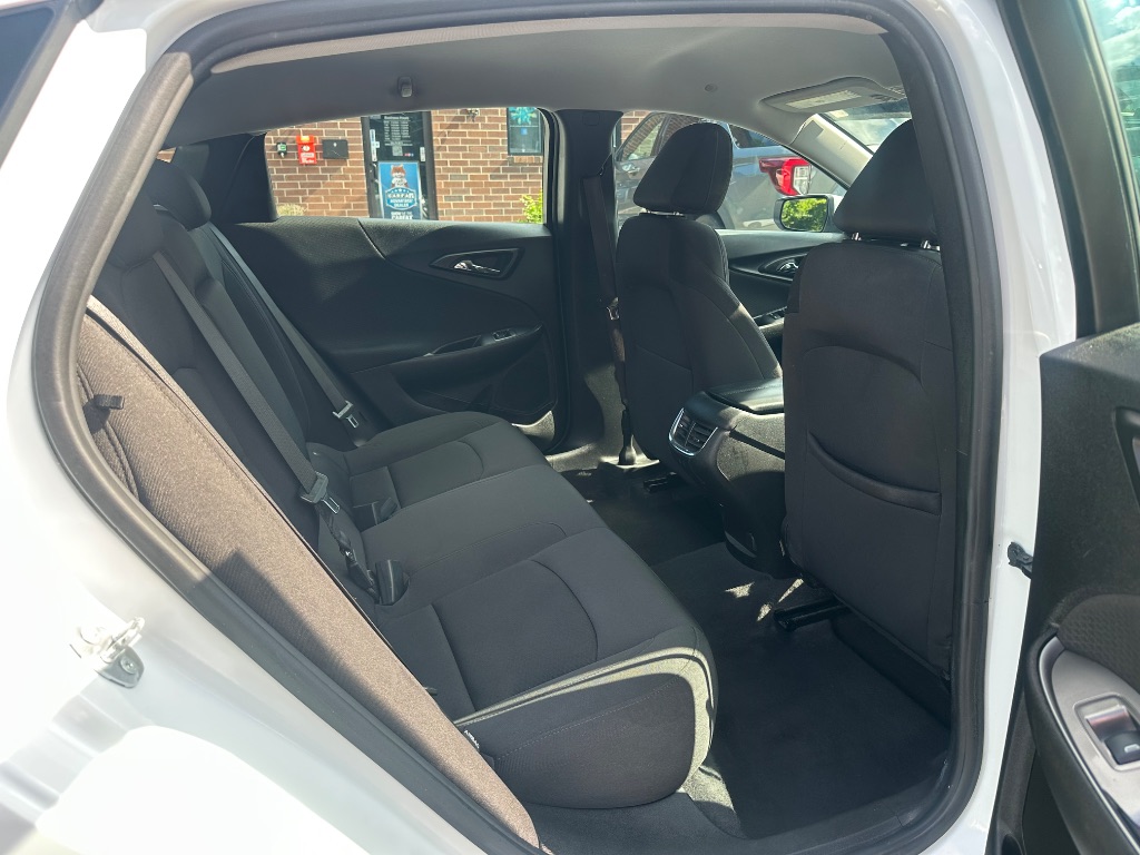 2023 Chevrolet Malibu - $12,800