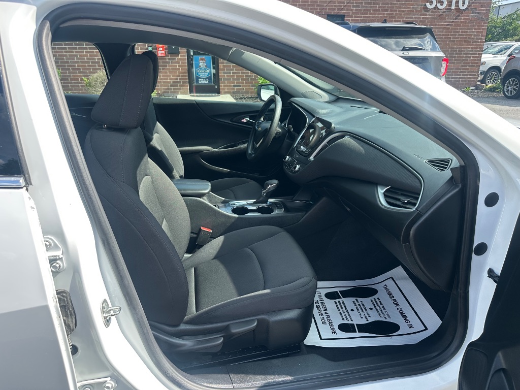 2023 Chevrolet Malibu - $12,800