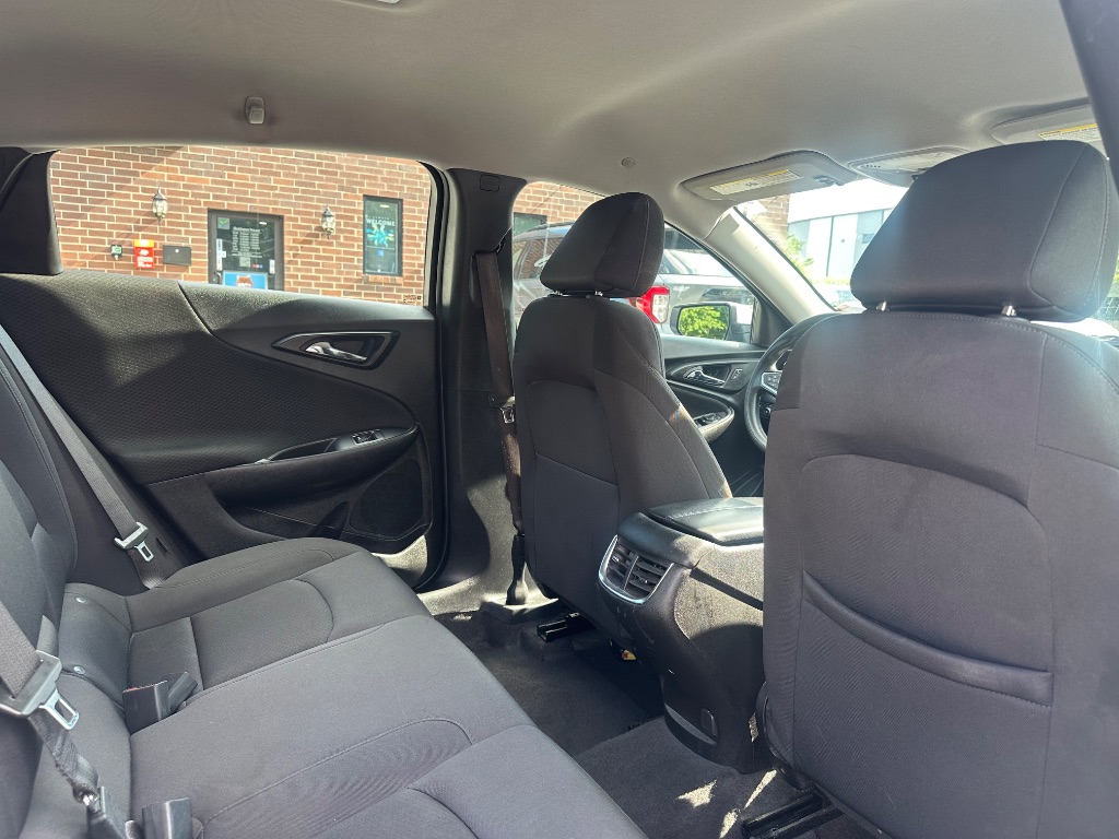 2023 Chevrolet Malibu - $12,800