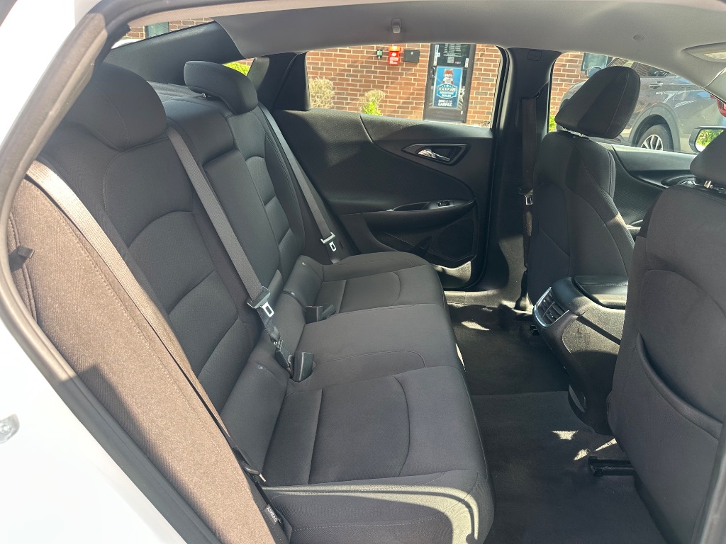 2023 Chevrolet Malibu - $12,800