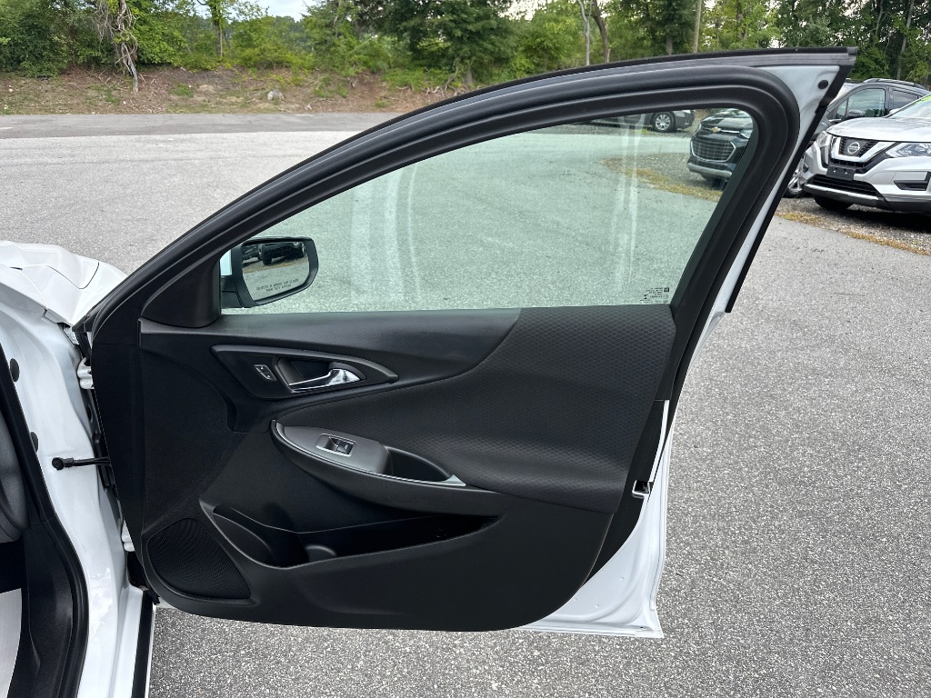 2023 Chevrolet Malibu - $15,499