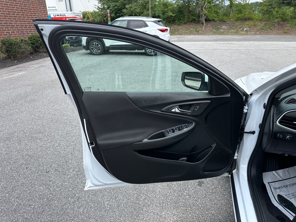 2023 Chevrolet Malibu - $15,499