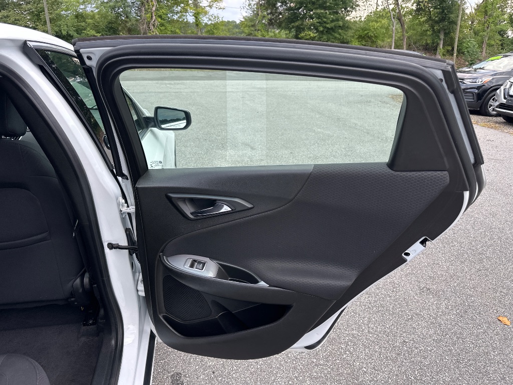 2023 Chevrolet Malibu - $15,499