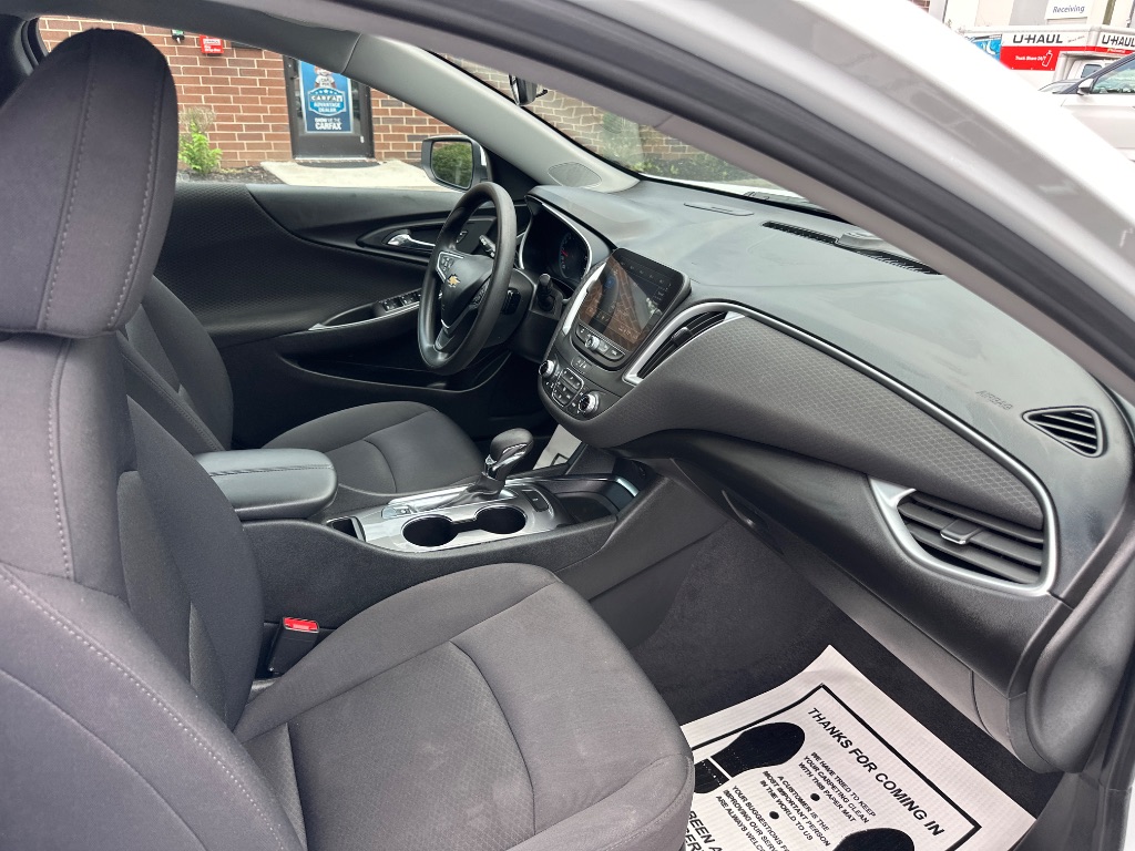 2023 Chevrolet Malibu - $15,499