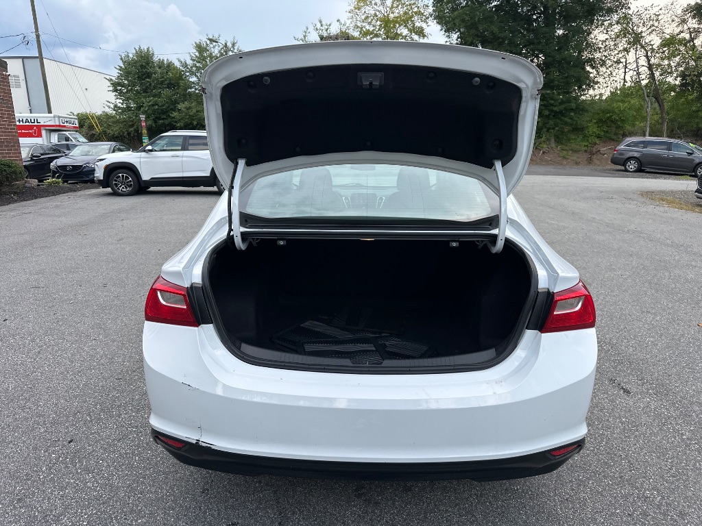 2023 Chevrolet Malibu - $15,499