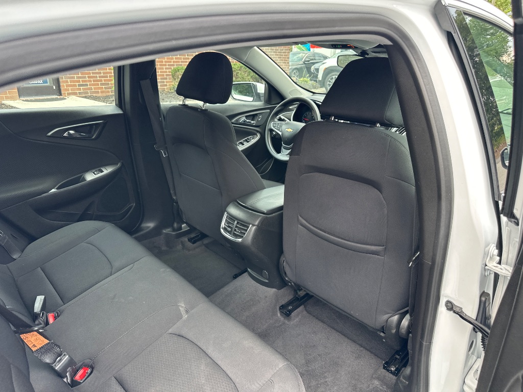 2023 Chevrolet Malibu - $15,499