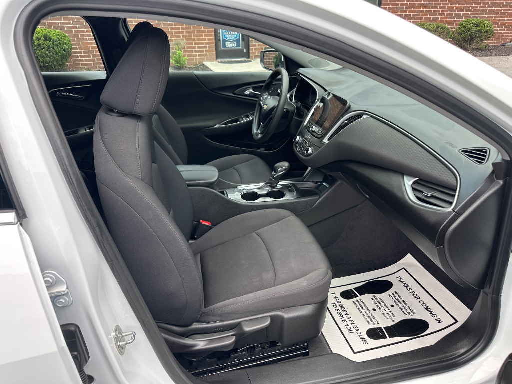 2023 Chevrolet Malibu - $15,499