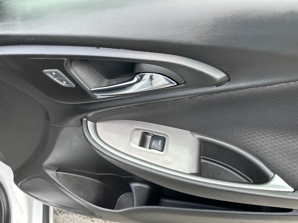 2023 Chevrolet Malibu - $15,499