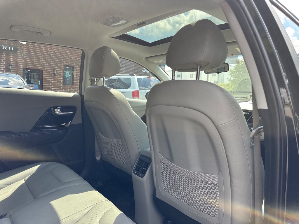 2017 Kia Niro - $11,499