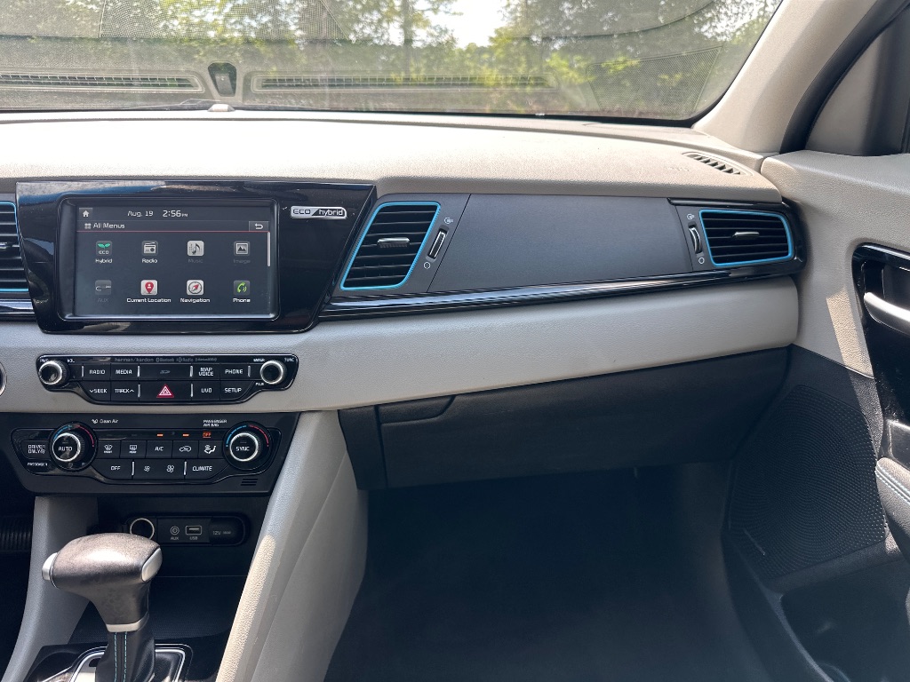 2017 Kia Niro - $11,499