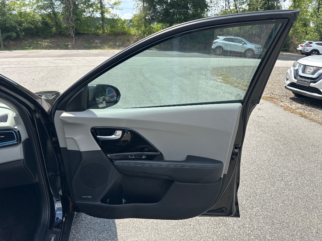 2017 Kia Niro - $11,499