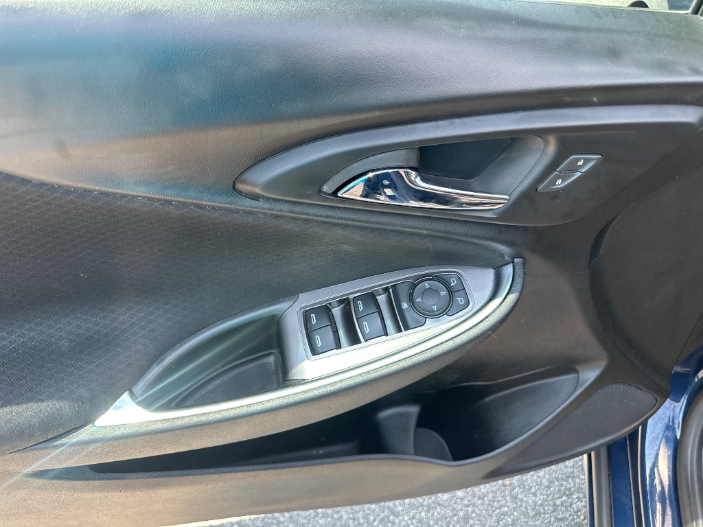 2022 Chevrolet Malibu - $13,999
