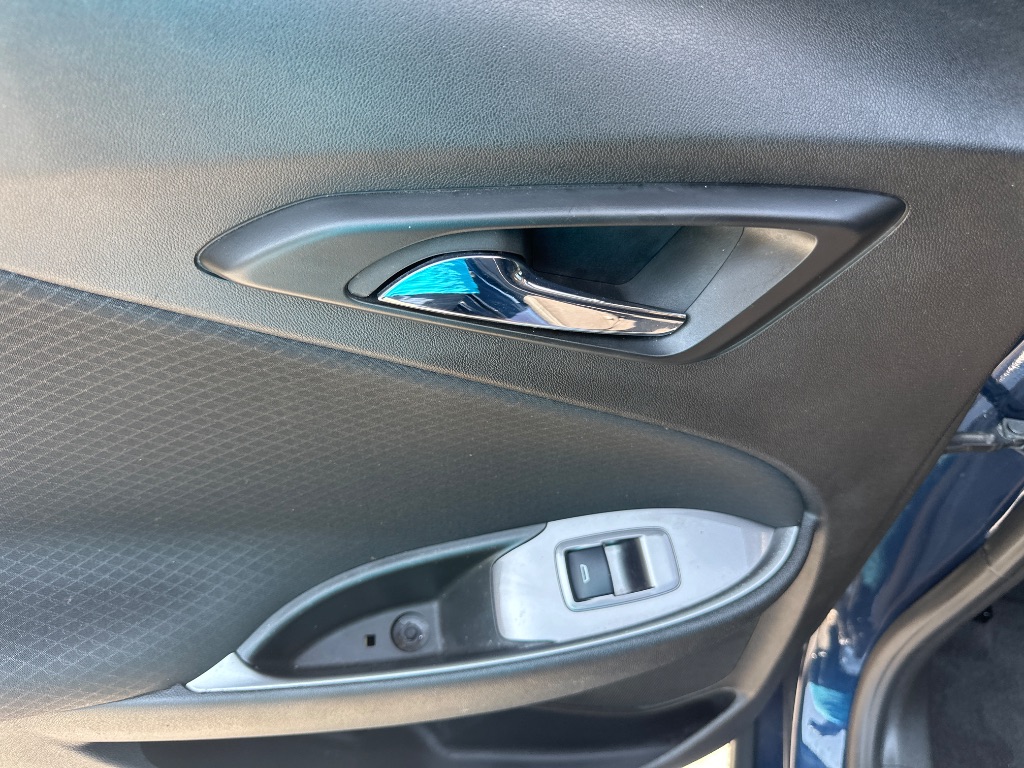 2022 Chevrolet Malibu - $13,999