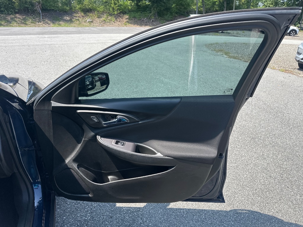 2022 Chevrolet Malibu - $13,999