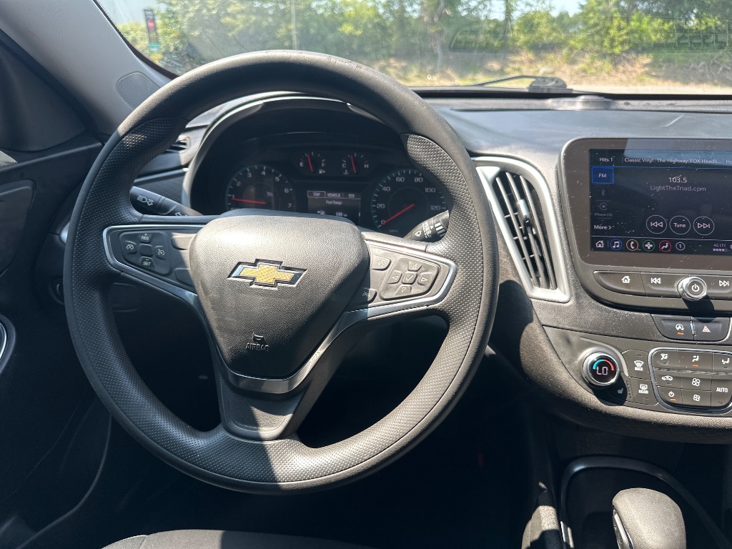 2022 Chevrolet Malibu - $13,999