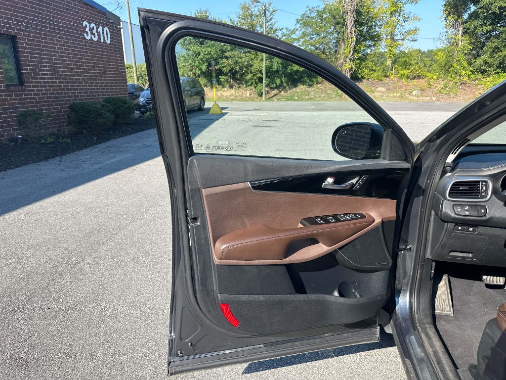 2020 Kia Sorento - $14,499