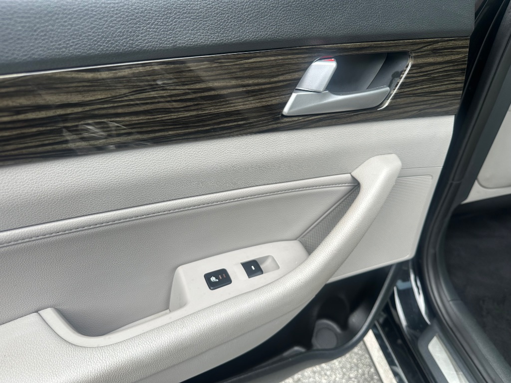2016 Hyundai Sonata - $9,999