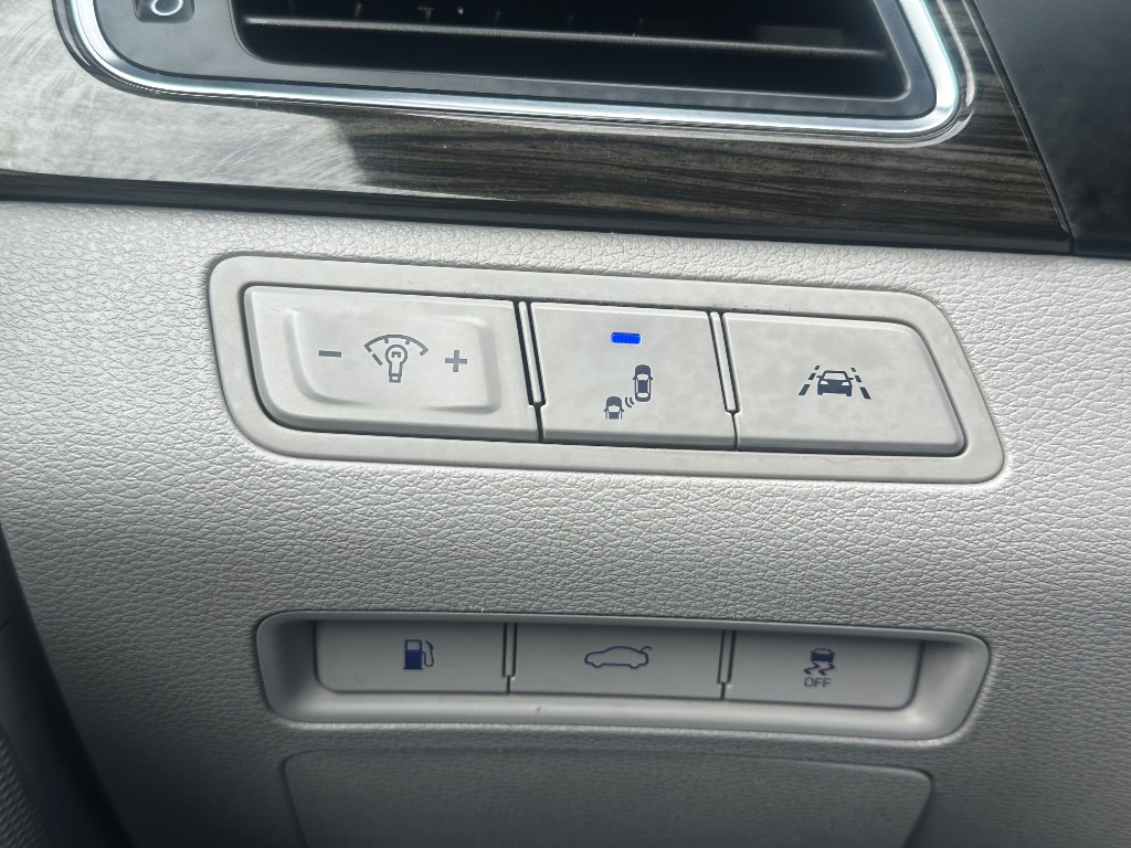 2016 Hyundai Sonata - $9,999