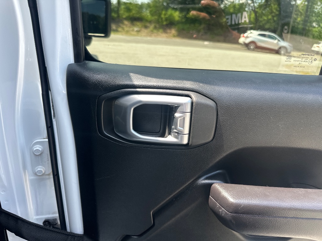 2018 Jeep Wrangler - $15,499
