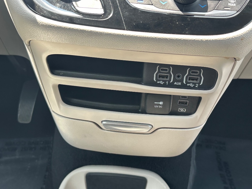 2022 Chrysler Pacifica - $15,999