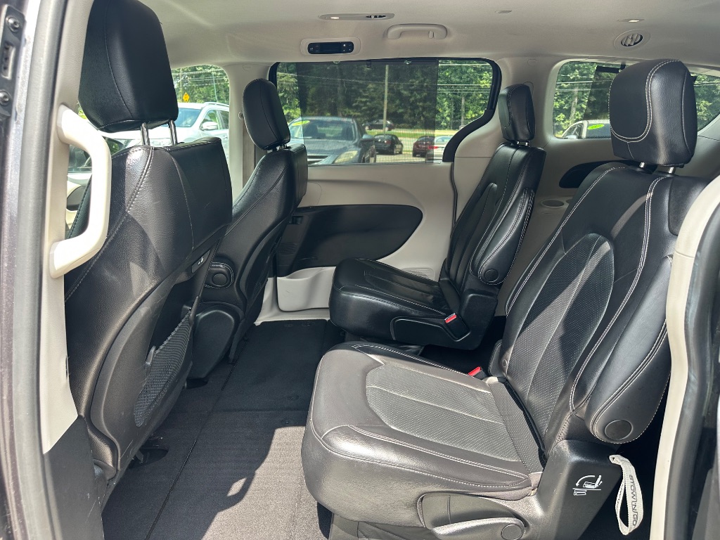 2022 Chrysler Pacifica - $15,999