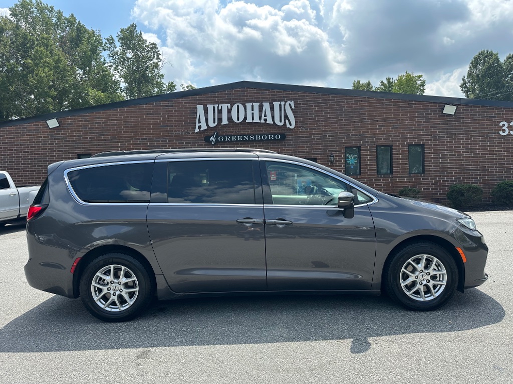 2022 Chrysler Pacifica - $15,999