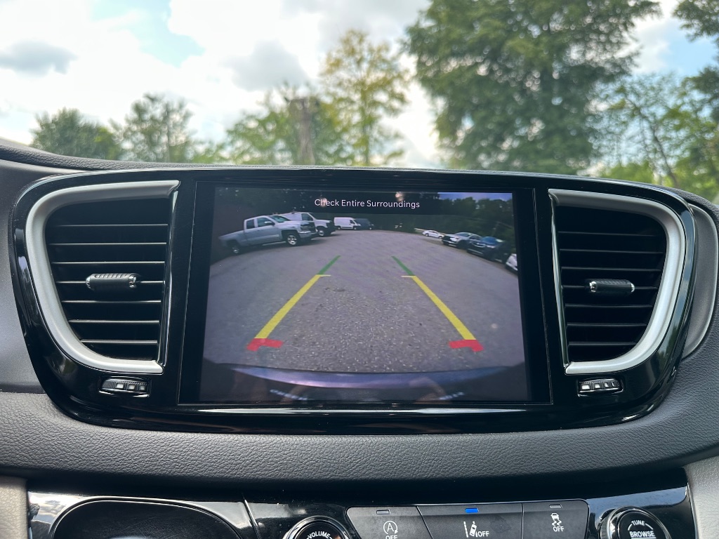 2022 Chrysler Pacifica - $15,999