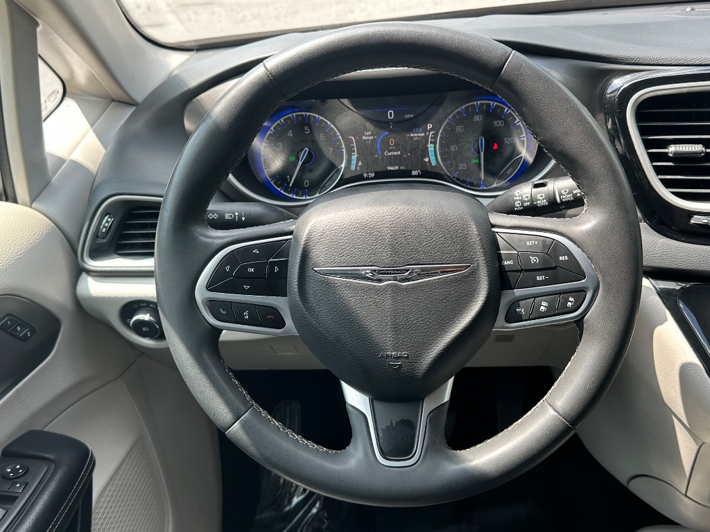 2022 Chrysler Pacifica - $15,999