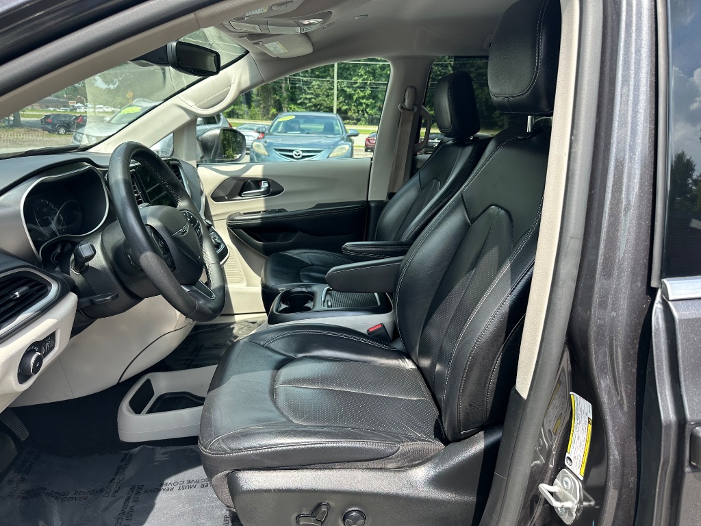 2022 Chrysler Pacifica - $15,999